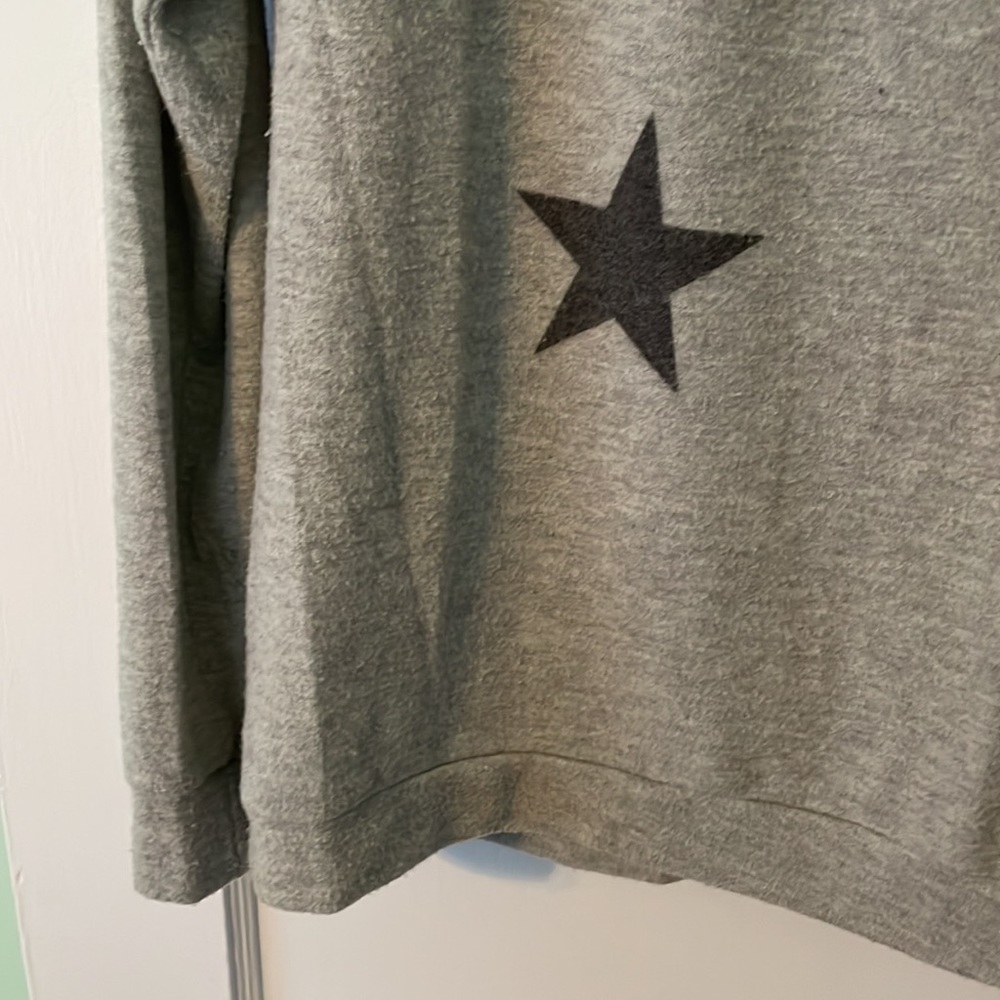 Cozy Star Patterned Pullover! - image 3